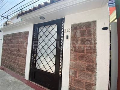 Casa en Venta en Colonia El Rosario, Azcapotzalco, Ciudad De México