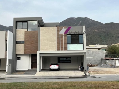 Sienna Residencial -CARRETERA NACIONAL- Casa en Venta Monterrey Zona Sur, 526 M2