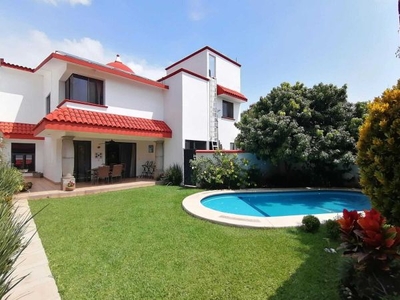 Venta de casa sola en Avenida Palmira en Cuernavaca