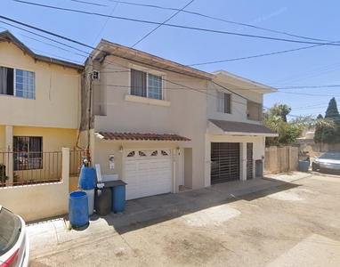 Casa Economica De Remate En Villa Del Real 1ra Sección, Ensenada, Baja California. - Ijmo3