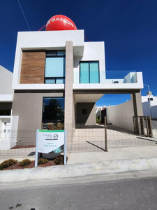 Casa Sola En Venta En Cumbres Residencial, Saltillo, Coahuila