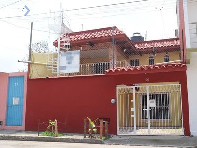 Venta Casa 5 Ambientes Revolución