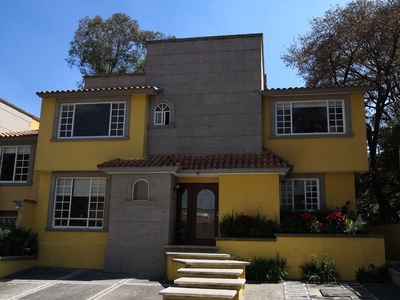 Casa en condominio en venta Av Del Club 46, Mz 033, Chiluca Y Club De Golf Chiluca, Ciudad López Mateos, Estado De México, México