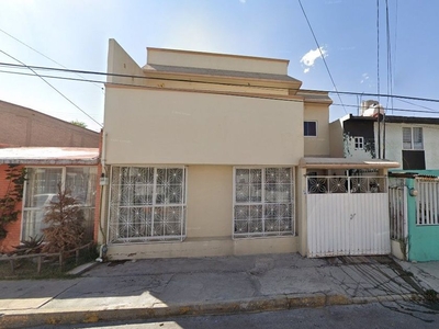 Casa en venta Calle Ruiseñores 43, Parque Residencial Coacalco, San Francisco Coacalco, Estado De México, México