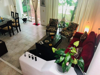 Casa Villa En Venta De 3 Recámaras Amueblada En El Table Sm 4 A, Zona Hotelera, Cancún