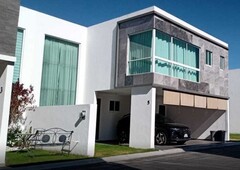 Casa en Venta - Condominio Ambient Residencial - Santiago Momoxpan, Cholula Puebla - 3 habitaciones - 4 baños - 250 m2