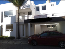 casa en venta en santiago momoxpan , diagonal del ferrocarril - 3 recámaras - 200 m2