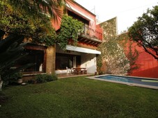 en venta, casa estilo mexicano, con vigilancia 24 hrs cuernavaca, morelos - 4 habitaciones - 5 baños - 413 m2