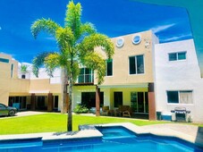 en venta, hermosa casa en fraccionamiento exclusivo, vista hermosa, cuer - 6 recámaras - 10 baños