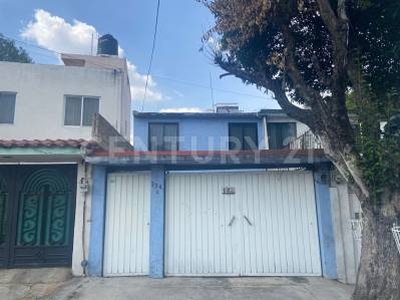 Casa en venta en Viveros de la Loma, Tlalnepantla