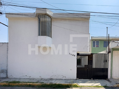 Casa muy amplia de 3 recámaras en Col. México 68 (dentro de priv. acceso controlado)