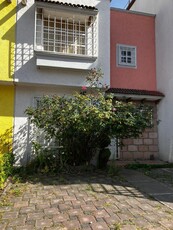 Doomos. Casa en condominio en Venta en Hacienda del Valle I, Toluca