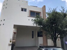 casa en renta zona cumbres