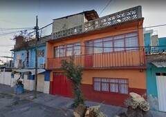 Casa habitacion de dos niveles en Gustavo A. Madero, Cdmx, REMATE BANCARIO.