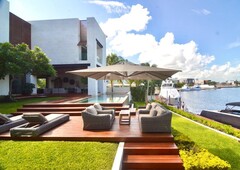 5 cuartos, 1400 m espectacular residencia con muelle de 80 pies en puerto cancun