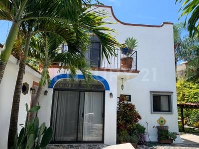 Casa en venta zona residencial, colonia Palmira Tinguindin, Cuernavaca Morelos
