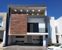 Casa de 5 recámaras en venta en La Cima Residencial