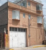 Casa sola en venta en Santiago Cuautlalpan /