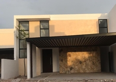 Doomos. Casa en venta en Merida de 4 habitaciones, ubicado en zona norte