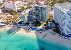 Doomos. Venta PenthGarden Con Acceso Al Mar En Cancun