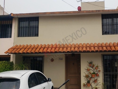 Casa en Venta dentro de Condominio La Rivera, en San Mateo Oxtotitlán