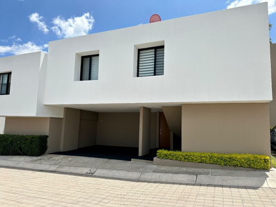 Espectacular Casa En Venta En Juriquilla