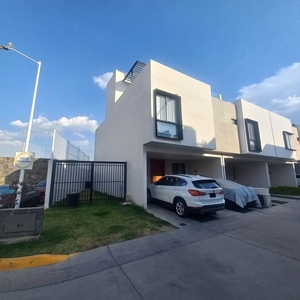 VENTA BONITA CASA EN COTO A 3 MIN. DE PUNTO SUR