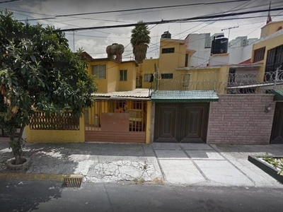 Casa en Venta - BOULEVARD POPOCOATEPETL 78, Los Pirules