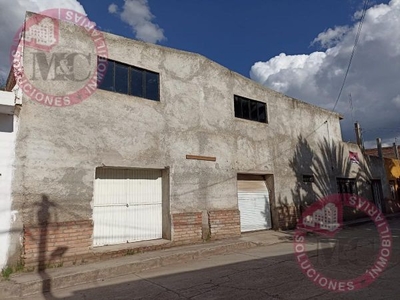 Casa amplia de dos plantas con locales para comercio en VENTA en Villa García, Zacatecas