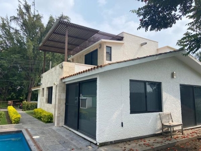 CASA EN VENTA EN LOMAS DE COCOYOC