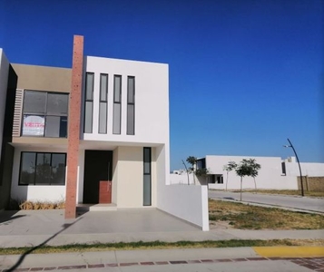 Casa en VENTA nueva en Mayorazgo Residencial al sur de León Guanajuato