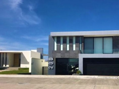 PUNTA TIBURON, Casa en VENTA con ALBERCA y recámara en planta Baja, frente a área verde!!