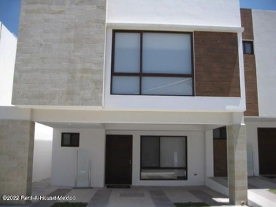 Zibatá, Hermosa casa en venta en desarrollo de lujo. FVR