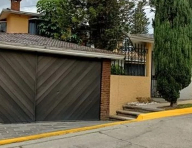 Casa En Remate Bancario Tlalnepantla Con Jardín