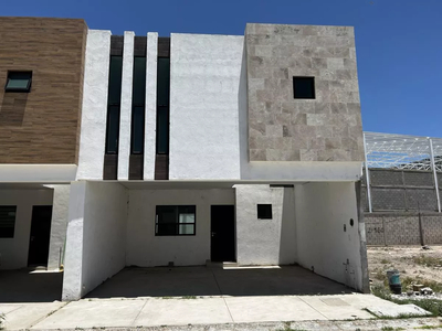 Casa En Venta En Alebrijes Residencial