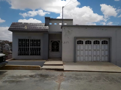 Casa En Venta, Excelentes Condiciones Para Habitar. Ubicada En Colonia Emiliano Zapata, Zacatecas. #ev