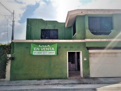 Casa En Venta, Zona Segura, 4 Recámaras. Calle Uaxactun, Fracc Valle Dorado Iii, Campeche. #ev