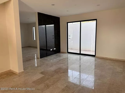 El Mirador, Casa A Estrenar Con Roof Garden Y De 3 Recamaras. Venta