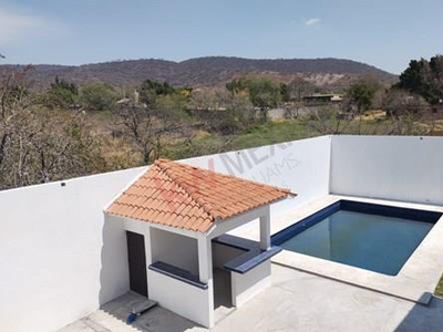 Se Vende Casa En Obra Blanca En Yautepec, Morelos.