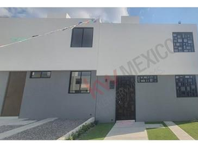 Venta De Casa Con Habitación Completa En Planta Baja En Corregidora Queretaro