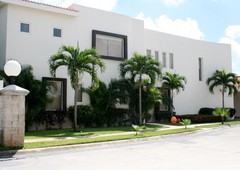 doomos. casa de lujo en venta 4 recamaras con alberca y seguridad villa magna cancun