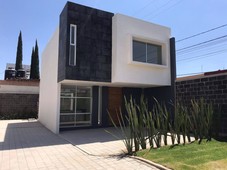 Doomos. Casa En Venta Periplaza Sur De Puebla