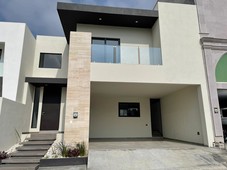 doomos. casa en venta valle de cristal zona carr. nac. ljgc