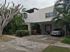 Hermosa residencia en Yucatán Country Club