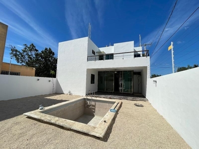 CASA EN RENTA, 3 HABS Y ALBERCA DENTRO DE LA CIUDAD