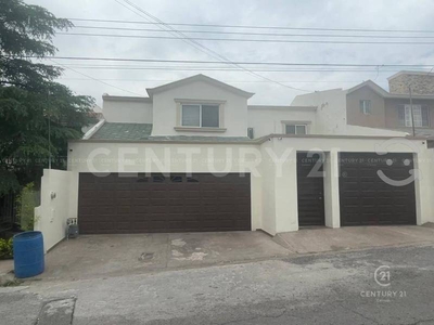 CASA EN VENTA EN LOMAS LA SALLE