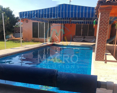 En Venta Casa De 1 Nivel Con 4 Recamaras Y Amplio Jardin Con Alberca En Fracc. Vergeles De Oaxtepec Apta A Credito