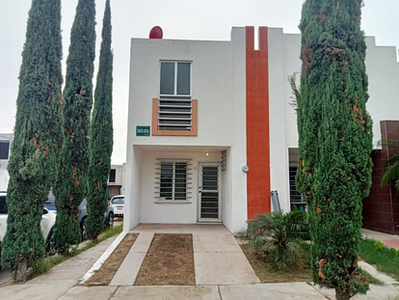 ESPECTACULAR CASA EN TLAJOMULCO, 3 HABITACIONES IDEAL PARA TU FAMILIA.