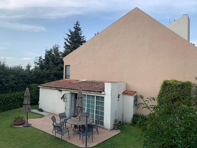 Se Vende Amplia Casa Con Hermoso Jardín Cuajimalpa