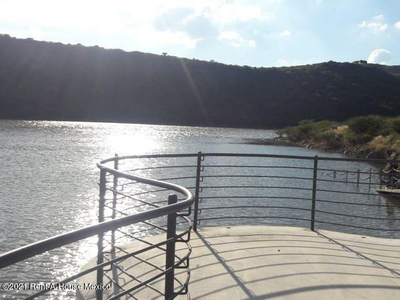 Terreno Uso De Suelo Habitacional Y Comercial Cañadas Del Lago